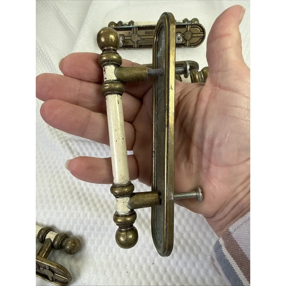 5 VTG. AMEROCK BRASS/WHITE, 5